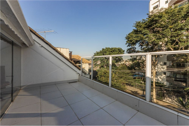 Casa com 3 Quartos à Venda, 270 m²