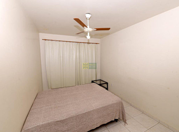 Imagem Casa com 4 Quartos para Alugar ou Temporada, 100 m² em Bombas - Bombinhas Imagem Casa com 4 Quartos para Alugar ou Temporada, 100 m² em Bombas - Bombinhas