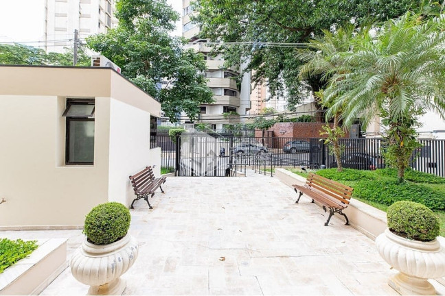 Imagem Apartamento com 2 Quartos à Venda, 57 m² em Moema - São Paulo