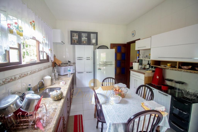 Imagem Casa com 2 Quartos à Venda, 200 m² em Carlos Guinle - Teresópolis Imagem Casa com 2 Quartos à Venda, 200 m² em Carlos Guinle - Teresópolis
