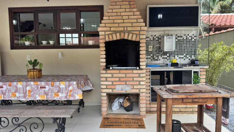 Imagem Casa com 4 Quartos à Venda, 250 m² em São Lourenço - Bertioga
