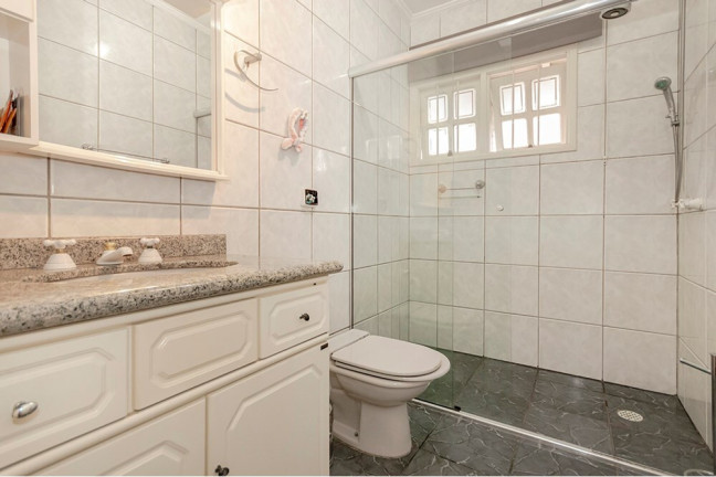 Imagem Casa com 4 Quartos à Venda, 233 m² em Jardim Itu - Porto Alegre Imagem Casa com 4 Quartos à Venda, 233 m² em Jardim Itu - Porto Alegre
