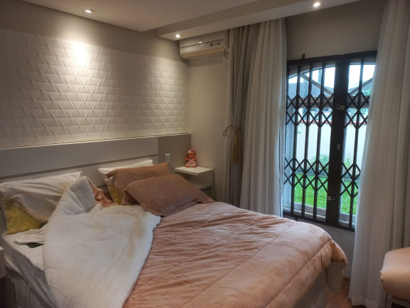 Imagem Casa com 4 Quartos à Venda, 260 m² em Aventureiro - Joinville