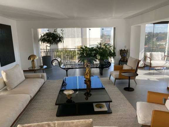 Apartamento com 3 Quartos à Venda ou Locação, 550 m² em Higienópolis - São Paulo