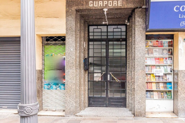 Imagem Imóvel com 3 Quartos à Venda, 70 m² em Centro Histórico - Porto Alegre Imagem Imóvel com 3 Quartos à Venda, 70 m² em Centro Histórico - Porto Alegre