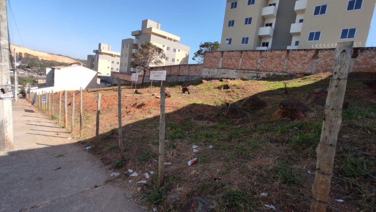 Imagem Terreno à Venda, 1.200 m² em Cabral - Contagem Imagem Terreno à Venda, 1.200 m² em Cabral - Contagem