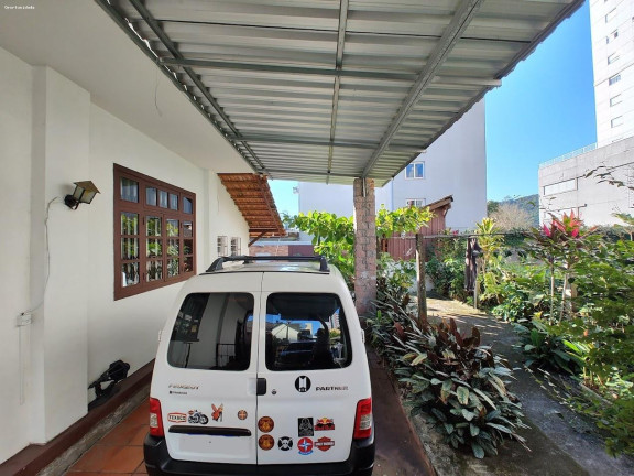 Imagem Casa com 5 Quartos à Venda, 244 m² em Centro - Joinville