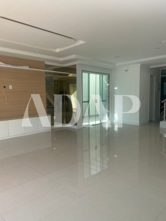 Imagem Casa com 3 Quartos à Venda, 200 m² em Recreio Dos Bandeirantes - Rio De Janeiro Imagem Casa com 3 Quartos à Venda, 200 m² em Recreio Dos Bandeirantes - Rio De Janeiro