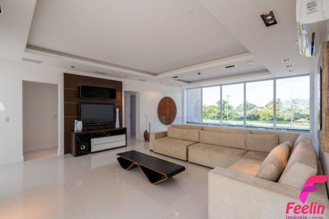 Imagem Casa com 7 Quartos à Venda, 1.103 m² em Jurerê Internacional - Florianópolis Imagem Casa com 7 Quartos à Venda, 1.103 m² em Jurerê Internacional - Florianópolis