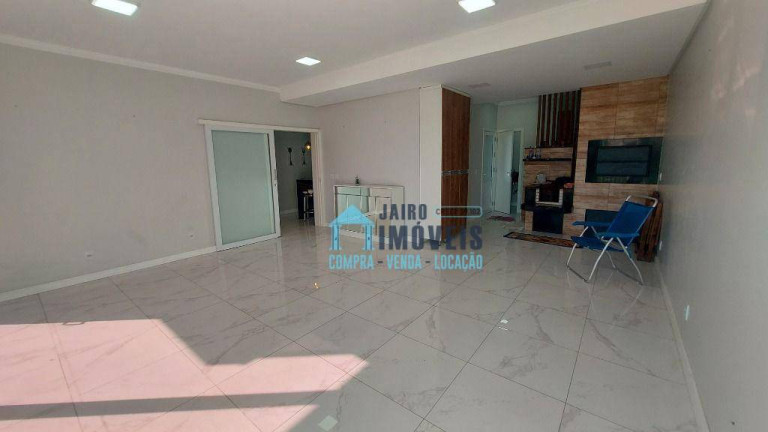 Imagem Casa com 4 Quartos à Venda, 240 m² em Centro - Tramandaí Imagem Casa com 4 Quartos à Venda, 240 m² em Centro - Tramandaí