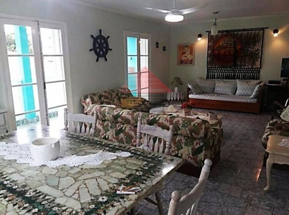 Imagem Casa com 5 Quartos à Venda, 330 m² em Centro - Peruíbe Imagem Casa com 5 Quartos à Venda, 330 m² em Centro - Peruíbe