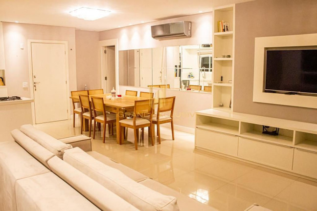 Imagem Apartamento com 3 Quartos à Venda, 117 m² em Centro - Balneário Camboriú Imagem Apartamento com 3 Quartos à Venda, 117 m² em Centro - Balneário Camboriú