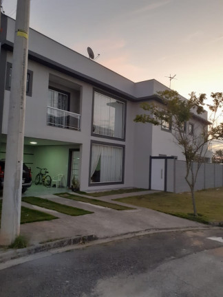 Casa de Condomínio com 4 Quartos à Venda, 250 m² em Jardim Jacinto - Jacareí