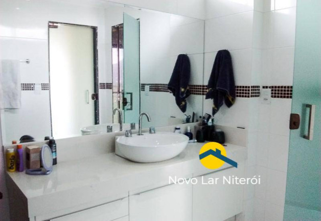 Imagem Casa com 4 Quartos à Venda, 330 m² em Camboinhas - Niterói Imagem Casa com 4 Quartos à Venda, 330 m² em Camboinhas - Niterói