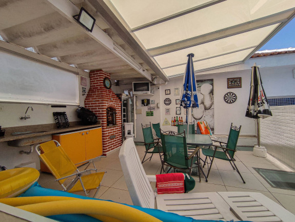Imagem Casa com 3 Quartos à Venda, 251 m² em Marapé - Santos
