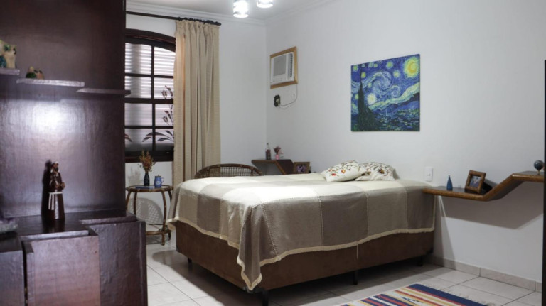 Imagem Casa com 3 Quartos à Venda, 349 m² em São Jorge - Santos Imagem Casa com 3 Quartos à Venda, 349 m² em São Jorge - Santos