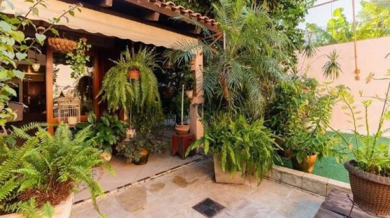 Imagem Casa com 4 Quartos à Venda, 233 m² em Chácara Das Pedras - Porto Alegre