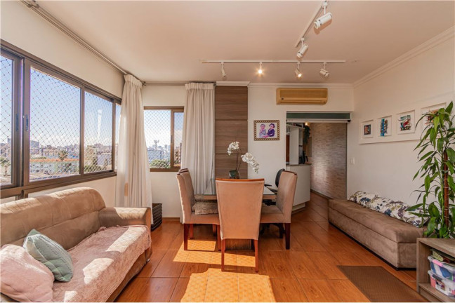 Imagem Apartamento com 2 Quartos à Venda, 73 m² em Menino Deus - Porto Alegre
