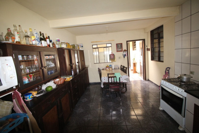 Imagem Casa com 4 Quartos à Venda, 131 m² em Uberaba - Curitiba