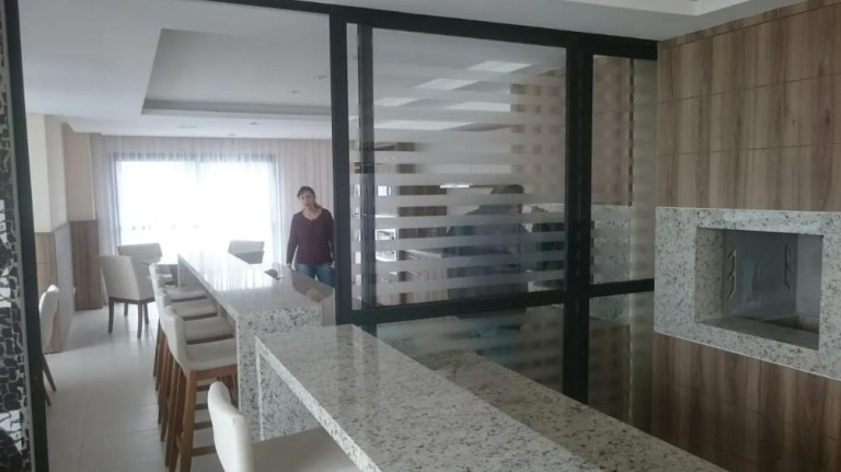 Imagem Apartamento com 2 Quartos à Venda, 50 m² em Centro - Curitiba