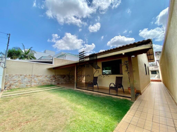 Imagem Casa com 2 Quartos à Venda, 150 m² em Braúnas - Belo Horizonte Imagem Casa com 2 Quartos à Venda, 150 m² em Braúnas - Belo Horizonte