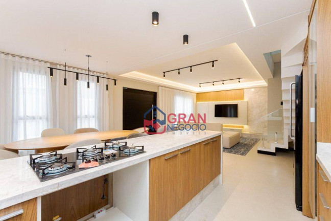 Imagem Sobrado com 3 Quartos para Alugar, 191 m² em Santa Felicidade - Curitiba
