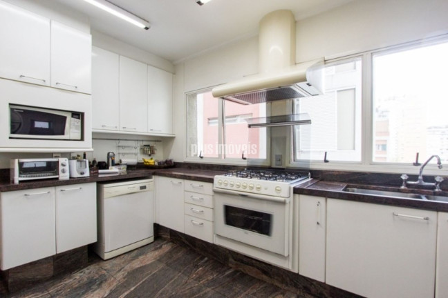 Imagem Apartamento com 4 Quartos para Alugar, 350 m² em Jardim América - São Paulo