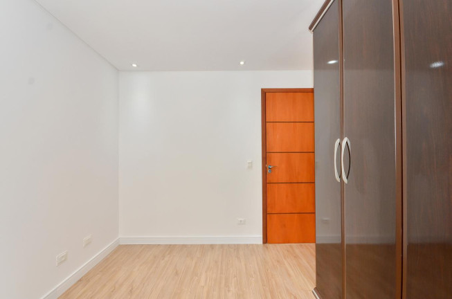 Imagem Casa com 3 Quartos à Venda, 236 m² em Vista Alegre - Curitiba Imagem Casa com 3 Quartos à Venda, 236 m² em Vista Alegre - Curitiba