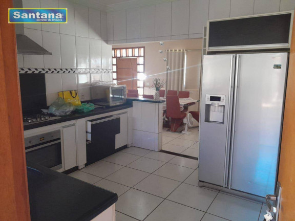 Imagem Casa com 3 Quartos à Venda, 250 m² em Jardim Metosita - Caldas Novas Imagem Casa com 3 Quartos à Venda, 250 m² em Jardim Metosita - Caldas Novas