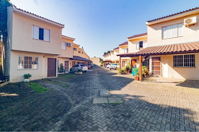 Imagem Casa com 2 Quartos à Venda, em Ipanema - Porto Alegre Imagem Casa com 2 Quartos à Venda, em Ipanema - Porto Alegre