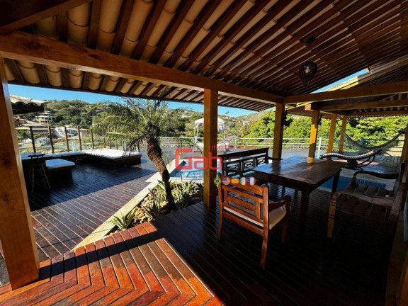 Casa com 5 Quartos à Venda ou Locação, 301 m² em Ferradurinha - Armação Dos Búzios