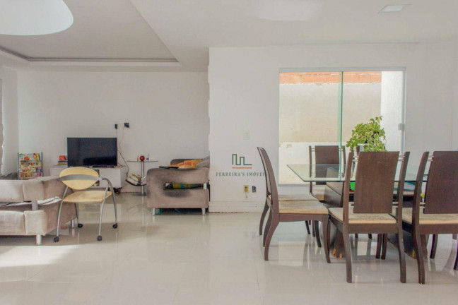 Imagem Casa com 4 Quartos à Venda, 255 m² em Itacoatiara - Niterói Imagem Casa com 4 Quartos à Venda, 255 m² em Itacoatiara - Niterói