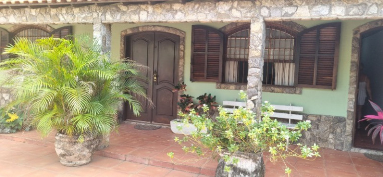 Imagem Casa com 3 Quartos à Venda, 264 m² em Jardim Vinte E Cinco De Agosto - Duque De Caxias Imagem Casa com 3 Quartos à Venda, 264 m² em Jardim Vinte E Cinco De Agosto - Duque De Caxias