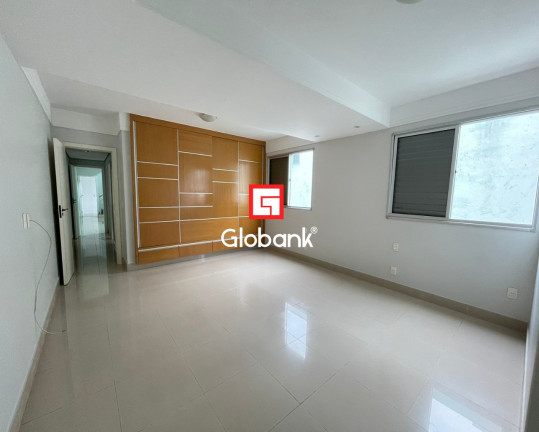 Imagem Imóvel com 3 Quartos à Venda, 230 m² em Santa Maria - Montes Claros Imagem Imóvel com 3 Quartos à Venda, 230 m² em Santa Maria - Montes Claros