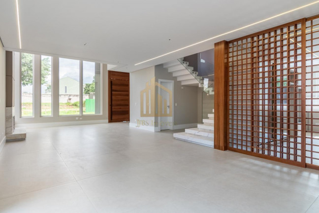 Imagem Casa com 3 Quartos à Venda, 300 m² em Santa Felicidade - Curitiba