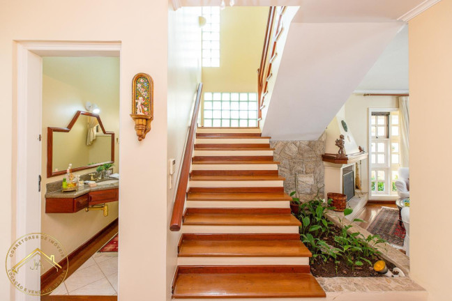 Imagem Casa com 5 Quartos à Venda, 313 m² em Alphaville - Santana De Parnaíba Imagem Casa com 5 Quartos à Venda, 313 m² em Alphaville - Santana De Parnaíba