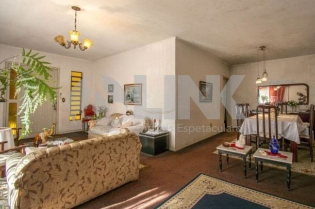 Imagem Casa com 3 Quartos à Venda, 251 m² em Jardim Itu - Porto Alegre Imagem Casa com 3 Quartos à Venda, 251 m² em Jardim Itu - Porto Alegre