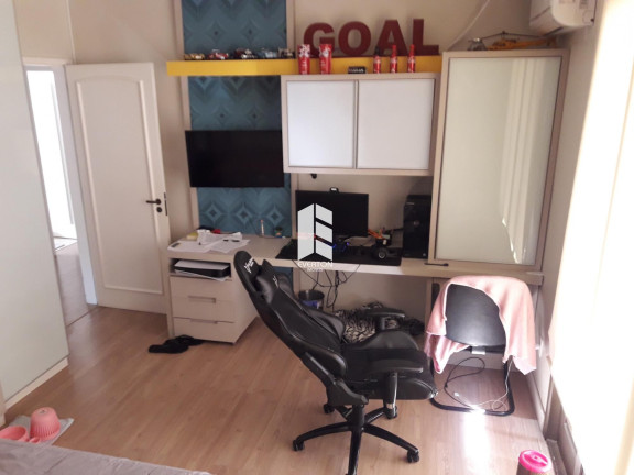 Imagem Casa com 5 Quartos à Venda, 703 m² em Duque De Caxias - Santa Maria