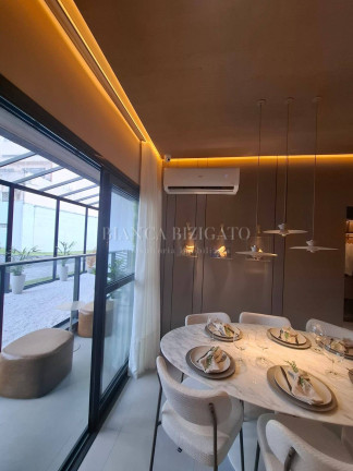 Imagem Apartamento com 2 Quartos à Venda, 54 m² em Centro - Curitiba