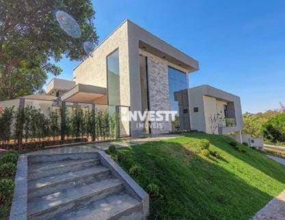 Sobrado com 5 Quartos à Venda, 302 m² em Condomínio Do Lago - Goiânia