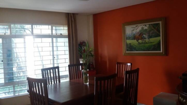Imagem Sobrado com 3 Quartos à Venda, 250 m² em Merces - Curitiba