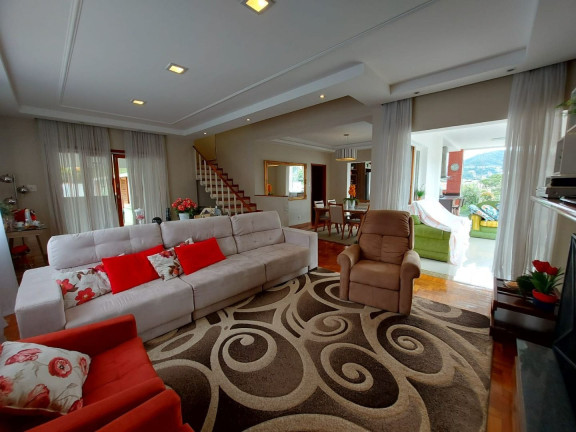 Imagem Casa com 3 Quartos à Venda, 260 m² em Jardim Cascata - Teresópolis