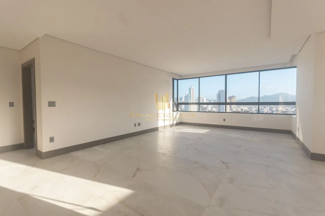 Imagem Apartamento com 3 Quartos à Venda, 130 m² em Centro - Balneário Camboriú Imagem Apartamento com 3 Quartos à Venda, 130 m² em Centro - Balneário Camboriú