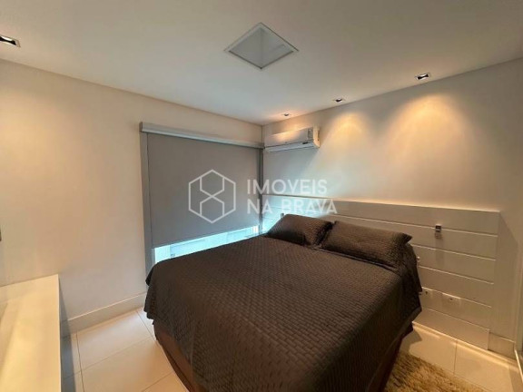 Imagem Apartamento com 4 Quartos para Temporada, 135 m² em Centro - Balneário Camboriú Imagem Apartamento com 4 Quartos para Temporada, 135 m² em Centro - Balneário Camboriú