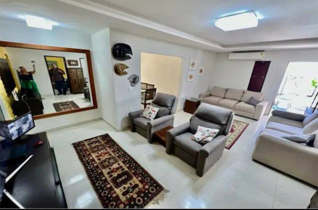Imagem Casa com 4 Quartos à Venda, 280 m² em Candelária - Natal Imagem Casa com 4 Quartos à Venda, 280 m² em Candelária - Natal