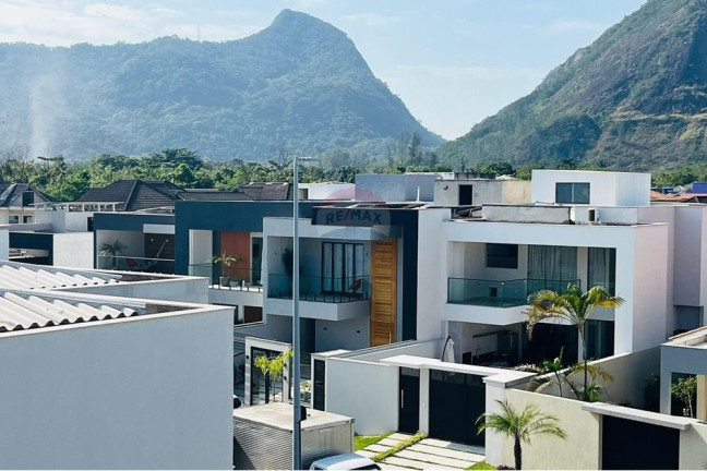 Imagem Casa de Condomínio com 5 Quartos à Venda, 200 m² em Vargem Pequena - Rio De Janeiro