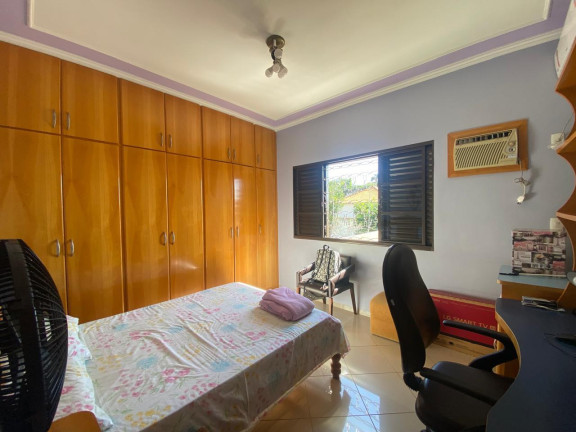 Imagem Sobrado com 3 Quartos à Venda, 266 m² em Vila Planalto - Campo Grande