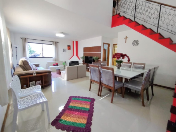 Imagem Casa com 4 Quartos à Venda, 160 m² em Vargem Grande - Teresópolis Imagem Casa com 4 Quartos à Venda, 160 m² em Vargem Grande - Teresópolis