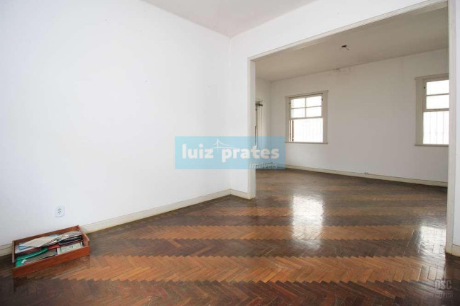 Imagem Casa com 4 Quartos à Venda, 200 m² em Medianeira - Porto Alegre