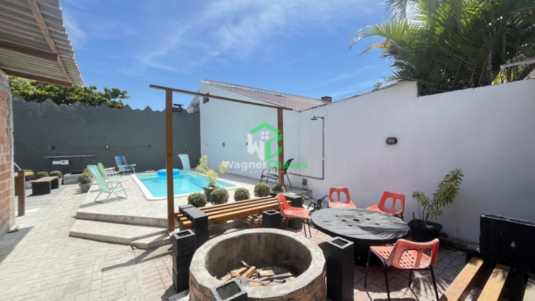 Imagem Casa com 7 Quartos para Alugar ou Temporada, 280 m² em Praia De Leste - Pontal Do Paraná Imagem Casa com 7 Quartos para Alugar ou Temporada, 280 m² em Praia De Leste - Pontal Do Paraná